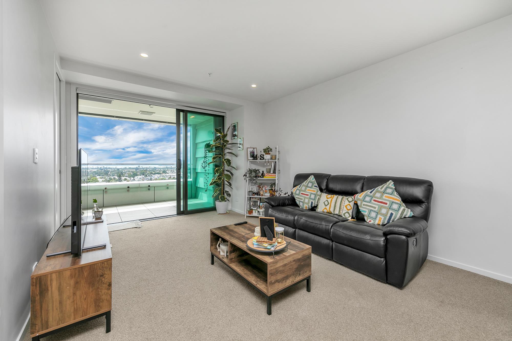 902/8 Waikumete Road_0